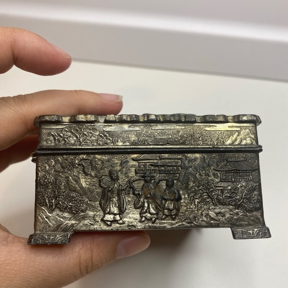 Antique Pewter Carved Trinket Jewelry Box Made In Japan (hinged Damaged) - Picture 4 of 14
